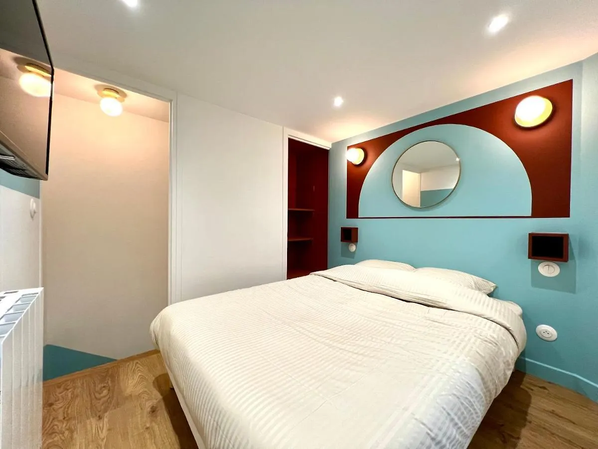 La Loge Parisienne 300M Gare Bastille Telepherique Grenoble France